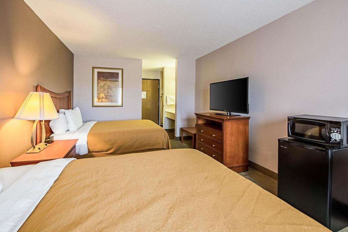 Royal Inn Suites Huntington 外观 照片
